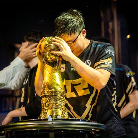 uzi campeon royal never give up msi 2018